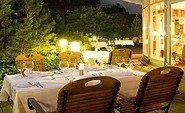 Auf der Terrasse des Restaurant &quot;Hofgarten&quot; im NH Potsdam, Foto: NH Hoteles Deutschland GmbH