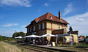 Café-Restaurant "Zum Pirol" im Bahnhof Schönefeld bei Luckenwalde, Foto: Tourismusverband Fläming e.V.