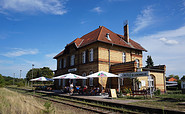 Café-Restaurant &quot;Zum Pirol&quot; im Bahnhof Schönefeld bei Luckenwalde, Foto: Tourismusverband Fläming e.V.