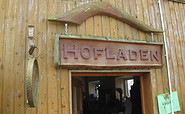 Straußenhof Berkenlatten Eingang Hofladen, Foto: Anet Hoppe