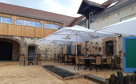 Inner courtyard of the restaurant, Foto: Eckhard Hoika, Lizenz: Eckhard Hoika