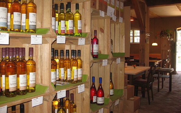 Weinschänke Gutshof Kraatz Weinangebot , Foto: Anet Hoppe
