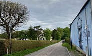 Zufahrt zum Schlossgut Schwante, Foto: Itta Olaj, Lizenz: Tourismusverband Ruppiner Seenland e.V.