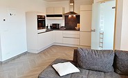 Wohnbereich mit offener Küche, Foto: U. Haselbauer, Lizenz: Tourisumusverband Lausitzer Seenland e.V.