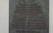Gedenktafel, Clara Zetkin, Foto: U. Krzeszowski, Lizenz: Touristeninformation Birkenwerder