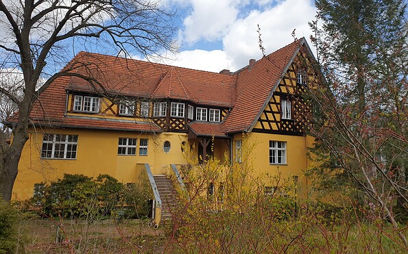 Front view of &quot;Gelbes Haus&quot; of Ferch, Foto: Kultur- und Tourismusamt Schwielowsee