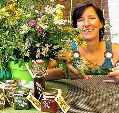 Kräuter-Heidi in der Kräuterwerkstatt