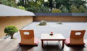 Teehaus Terrasse mit Blick in den Zen-Garten, Foto: Japanischer Bonsaigarten Ferch