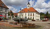 Marktplatz mit Rathaus Angermünde, Foto: Alena Lampe
