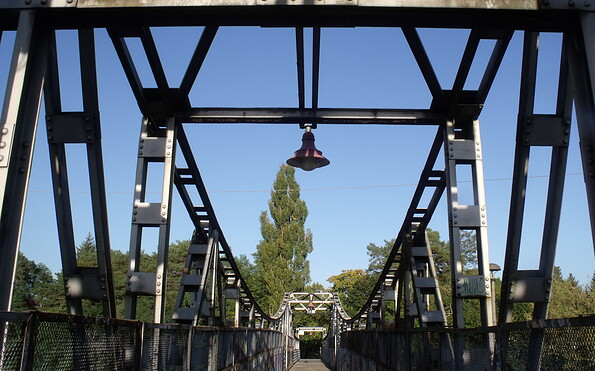 Rote Brücke, Foto: R. Riebschlaeger, Lizenz: Touristeninformation Birkenwerder