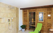 Bad mit Sauna in Ferienwohnung Frieda, Foto: Ulrike Haselbauer, Lizenz: Tourismusverband Lausitzer Seenland e.V.