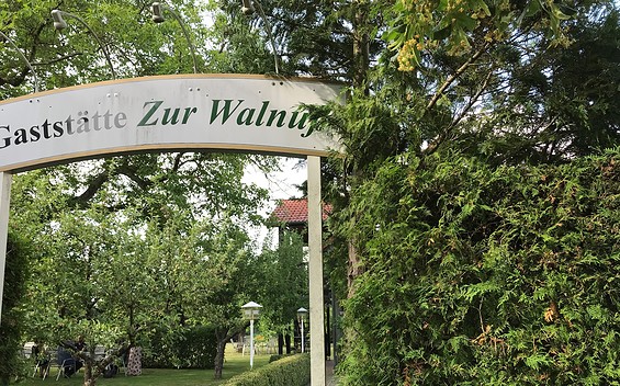 Gaststätte Zur Walnuß Eingang,, Foto: Anet Hoppe
