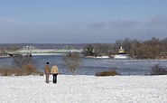 Blick vom winterlichen Park Babelsberg auf die Glienicker Brücke, Foto: André Stiebitz, Lizenz: SPSG/ PMSG