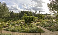 Rosengarten im Park Charlottenhof, Foto: André Stiebitz, Lizenz: PMSG/ SPSG