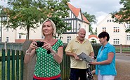 Führung in der Gartenstadt Marga, Foto: Nada Quenzel, Lizenz: Tourismusverband Lausitzer Seenland e.V., Touristinformation Senftenberg