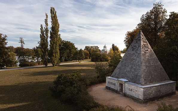 Pyramide im Neuen Garten, Foto: André Stiebitz, Lizenz: SPSG/PMSG