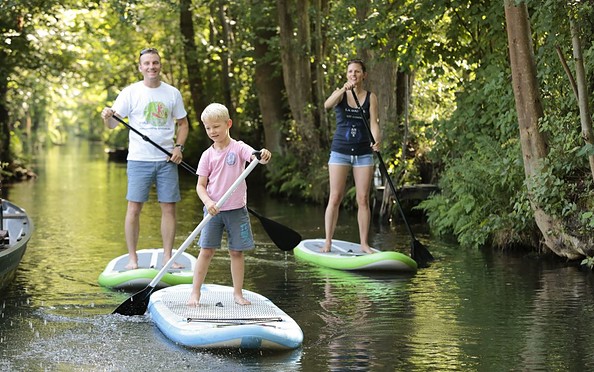 Stand up Paddling im Spreewald, Foto: Stand up Paddling Spreewald/Martin Fix, Lizenz: Amt Burg (Spreewald)