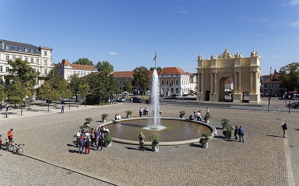 Luisenplatz mit Fontäne, Foto: André Stiebitz, Lizenz: PMSG