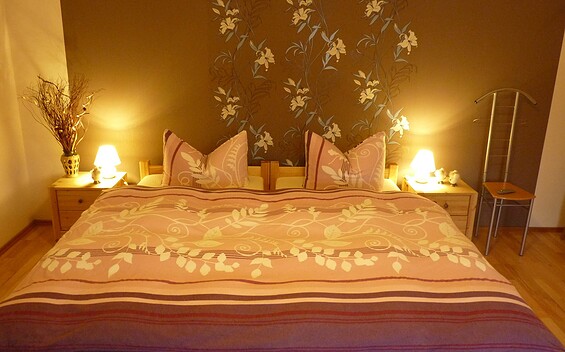 Musterfoto, Blick in den Schlafbereich, Foto: Behlahof