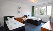 Musterfoto, Blick in ein Zweibettzimmer, Foto: Hotel Lauchhammer