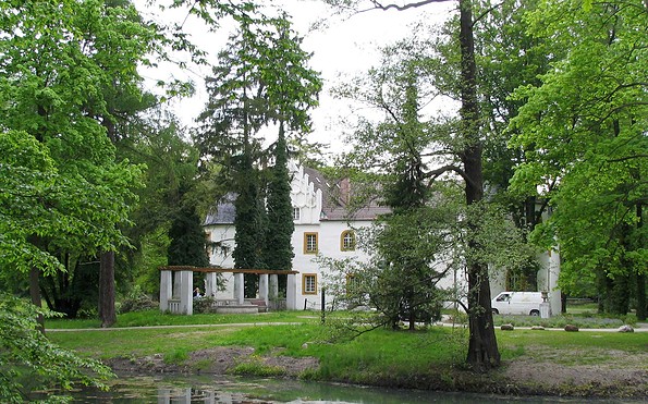 Park view of the castle Sallgast, Foto: Tourismusverband Elbe-Elster-Land