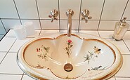 nostalgic sink in the apartment Anemone, Foto: Ulrike Haselbauer, Lizenz: Tourismusverband Lausitzer Seenland e.V.