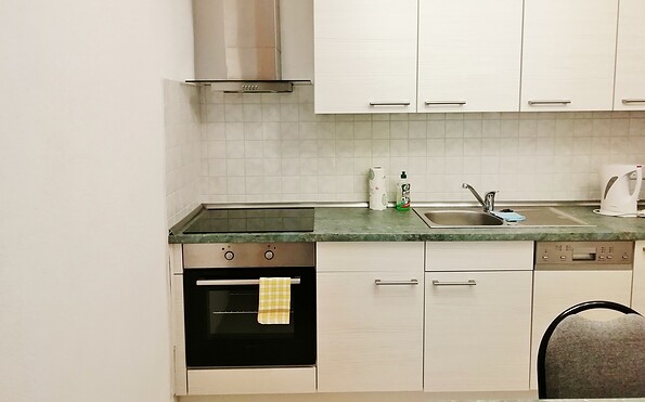 fully equipped kitchen with stove and oven, Foto: L. Schmidt, Lizenz: TV Lausitzer Seenland e.V.