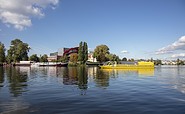 Blick auf das Hans Otto Theater in der Schiffbauergasse am Tiefen See, Foto: André Stiebitz, Lizenz: PMSG Potsdam Marketing und Service GmbH