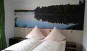 View into one of the double rooms in the hotel, Foto: MR Hotel