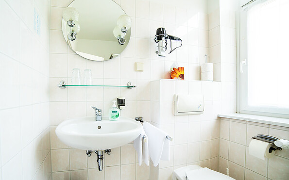 Example bathroom in the room, Foto: Parkhotel Senftenberg