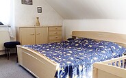 Schlafzimmer mit Doppelbett, Foto: Christine Socke, Lizenz: Ferienwohnung Christine Socke