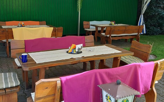 Beer garden, Foto: Sylvia Lippok, Lizenz: Kuhstall Mortka Inh. Kurt Lippok