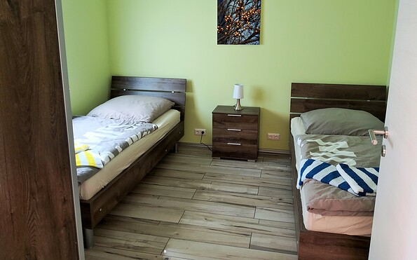 Bedroom with single beds, Foto: Marcus Heberle, Lizenz: Tourismusbverband Lausitzer Seenland e. V.