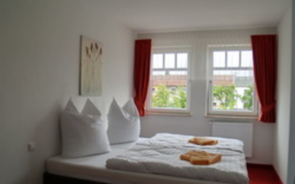 Schlafzimmer kleine Ferienwohnung, Foto: Ferienhof Radlerslust