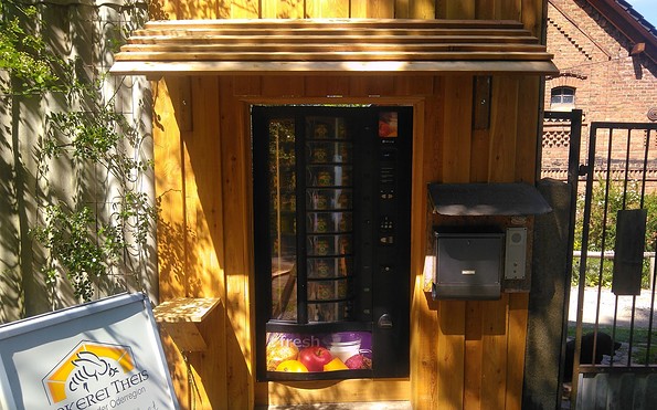 Honigautomat der Imkerei Theis, Foto: Lutz Theis