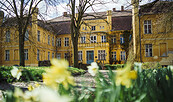 Schloss Wartin Außenansicht , Foto: Charles Elworthy