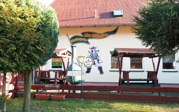 Outdoor area restaurant Waldschenke, Foto: Gregor Kockert, Lizenz: Tourismusverband Lausitzer Seenland e.V.