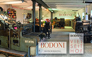 Bodoni-Museum, Salon im Kuhstall auf dem Bodoni-Vielseithof in Buskow, Foto: Thomas Henning, Lizenz: Thomas Henning