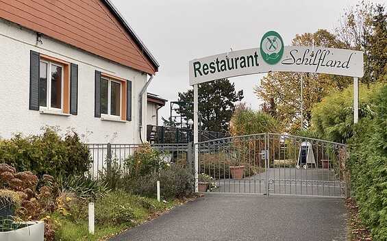 Restaurant Schilfland Eingang , Foto: Alena Lampe