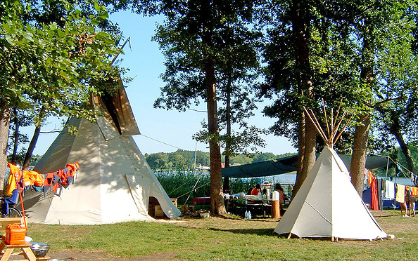 2 Tipis im Camp,, Foto: Nordlicht-Archiv, Lizenz: Nordlicht-Archiv