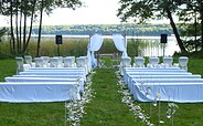 Free wedding ceremony on the lake property, Foto: Ringhotel Schorfheide