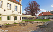 Jagdschloss Schorfheide und Tourist-Information - Sonnenterasse, Foto: Anke Bielig, Lizenz: Anke Bielig