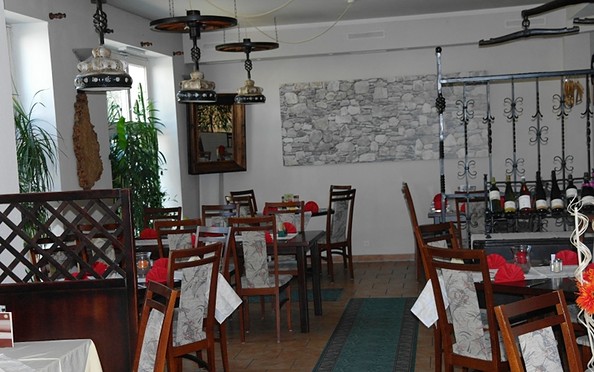 Blick ins Restaurant, Foto:  Pension und Restaurant Rosengarten, Lizenz:  Pension und Restaurant Rosengarten