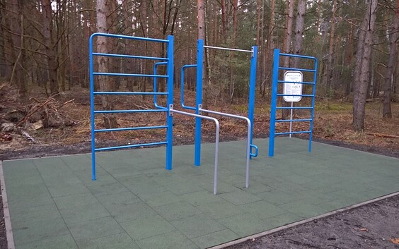 Active Park Senftenberger See/ Stretching station at the lookout tower South Seas, Foto: Zweckverband Lausitzer Seenland Brandenburg e.V.