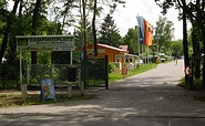 Einfahrt campingplatzu Gatow, Foto: DCC LV Berlin, Lizenz: DCC LV Berlin