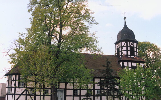 Kirche Arnsnesta, Foto: Tourismusverband Elbe-Elster-Land e.V., Lizenz: Tourismusverband Elbe-Elster-Land e.V.