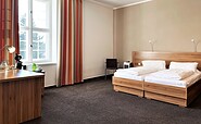 Beispiel für Mehrbettzimmer mit Doppelbett , Foto: Ulrike Haselbauer, Lizenz: Tourismusverband Lausitzer Seenland e.V.