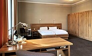 Beispiel für Mehrbettzimmer mit Doppelbett, Foto: Ulrike Haselbauer, Lizenz: Tourismusverband Lausitzer Seenland e.V.