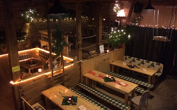 Gemütliches Ambiente in der Tenne, Foto: Backschwein-Tenne
