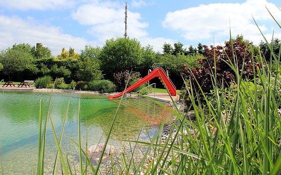 Rutsche im Naturbad, Foto: Bansen/Wittig
